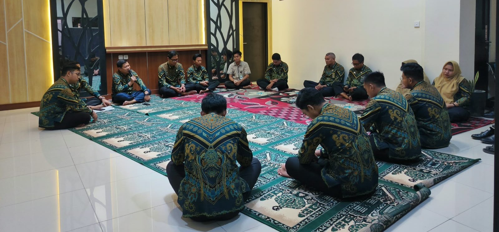 KULTUHA PA Lasusua: Keutamaan Dzikir dan Istighfar melalui Teladan Imam Ahmad bin Hambali dan Tukang Roti